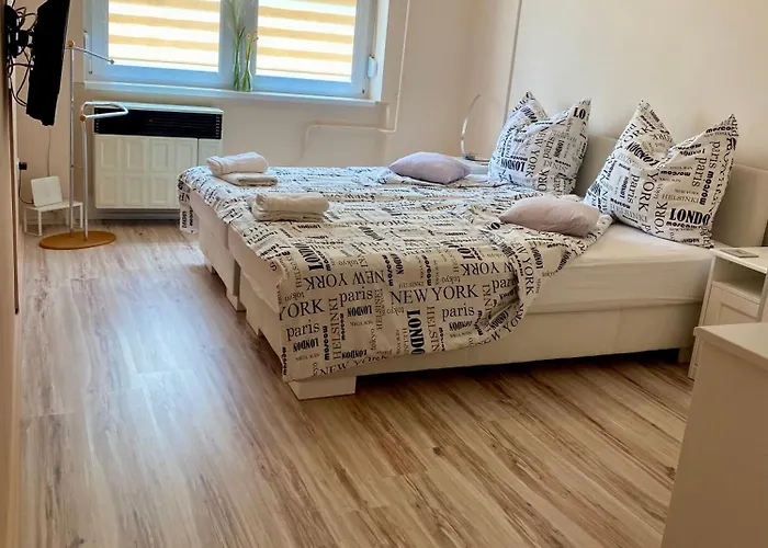 Petertuende Vendeghaz קסזטלי