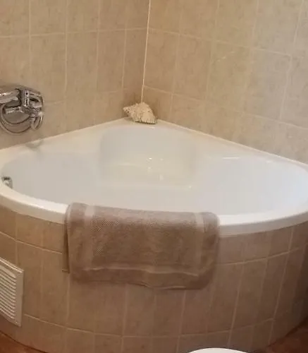 Pètertünde Vendèghàz *